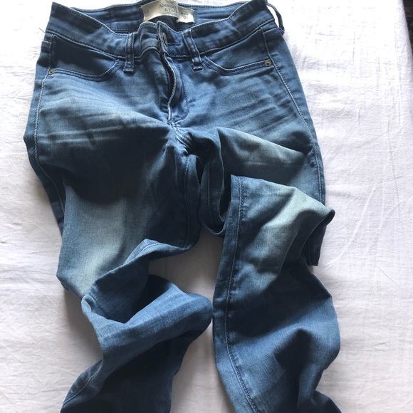 Final Price 🌹 Abercrombie & Fitch New York. - Picture 2 of 6